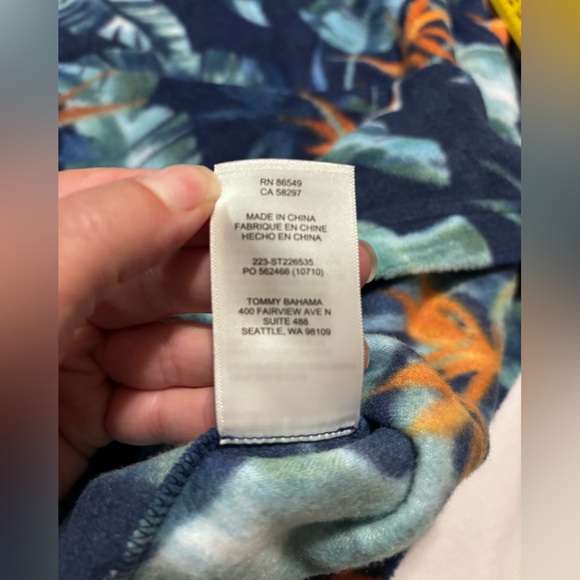 Tommy Bahama, XL, 1/4 zip Fleece - Picture 13 of 14